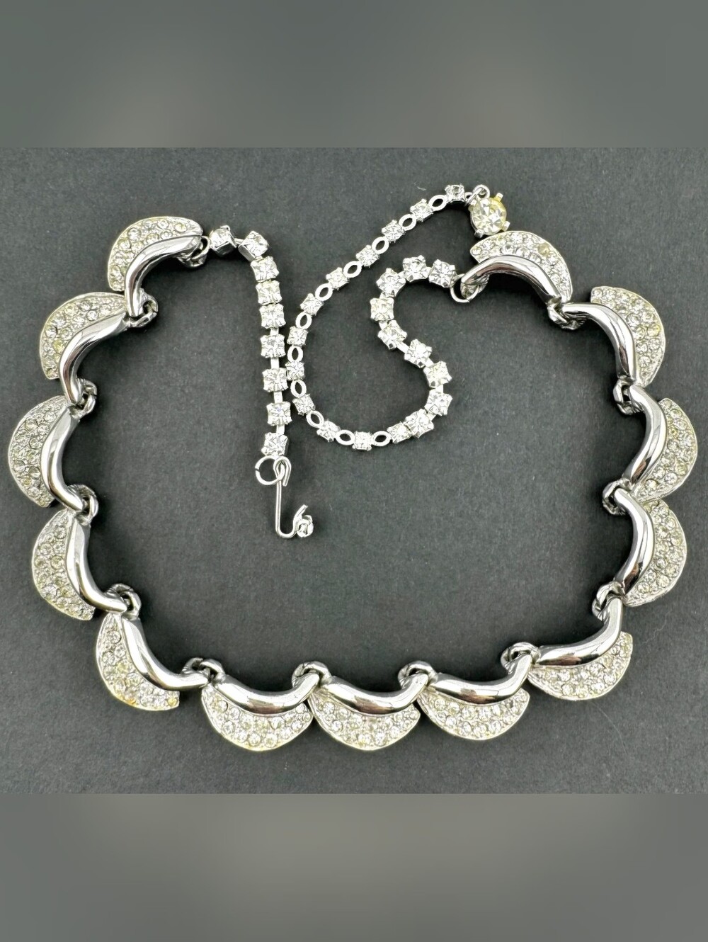 Vtg. Hattie Carnegie Statement Silvertone Rhinestone Collar Necklace 18"